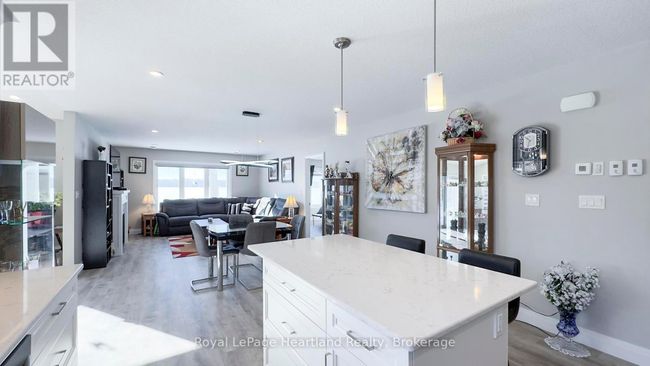 273 Lake Breeze Dr, House other with 2 bedrooms, 2 bathrooms and 3 parking in Goderich ON | Image 13