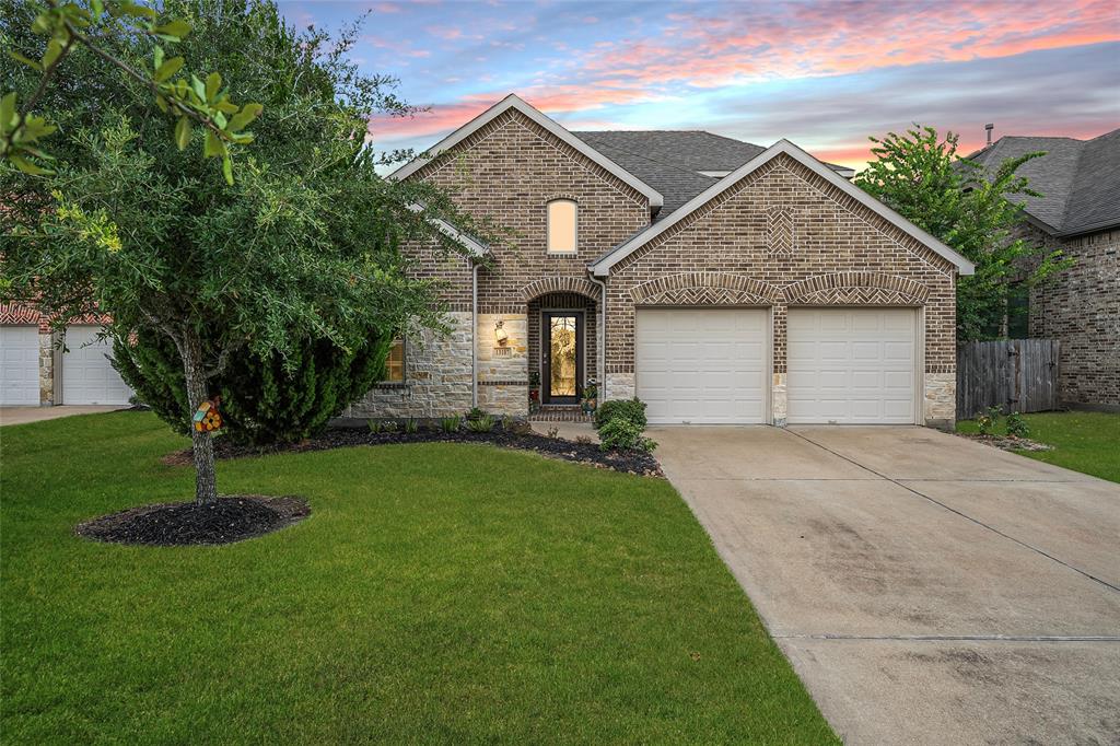 Spear Trail Ct, Rosharon, TX 77583