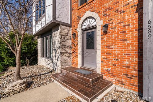 6589 Oak Hill Mnr, Glen Carbon, IL, 62034-3264 | Card Image