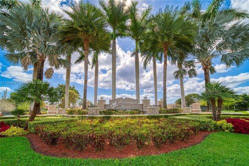 404 Ne 194th Ter, Miami, FL, 33179-3996 | Card Image