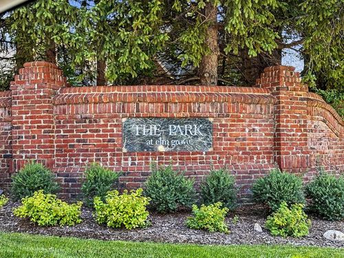 530 Park Circle, Elm Grove, WI, 53122 | Card Image