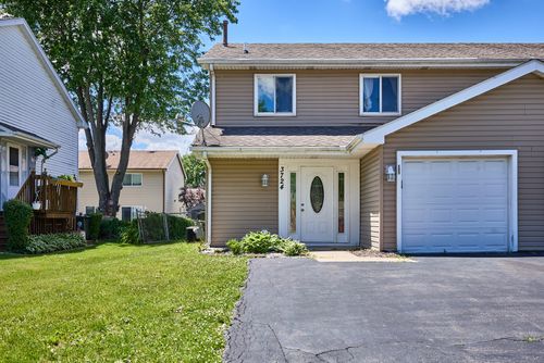 3724 Merrimac Ln E, Hanover Park, IL, 60133-6227 | Card Image