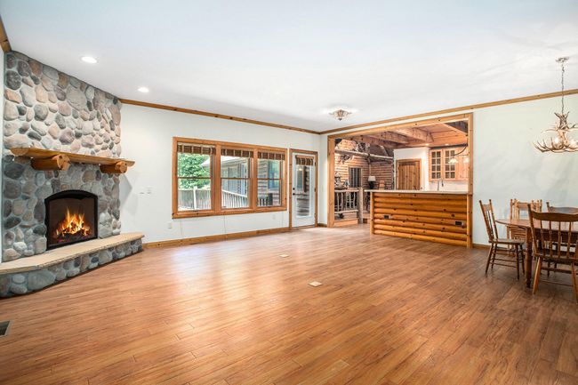 012__90a6490_974 | Image 14