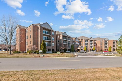 2116 Country Club Dr, Saint Clair Shores, MI, 48082-2904 | Card Image