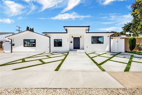 7740 Clearfield Ave, Panorama City, CA, 91402-6508 | Card Image