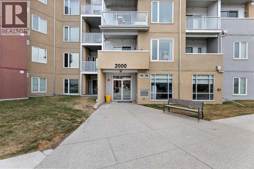 604 E Lake Blvd Ne, Airdrie, AB, T4A0G6 | Card Image