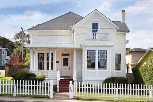 226 Willow St, Pacific Grove, CA, 93950-3122 | Card Image