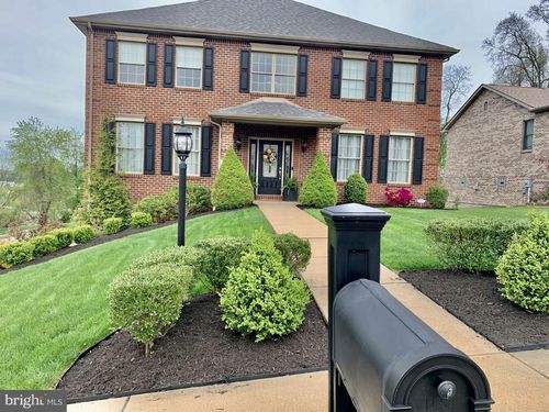 1407 Willow Heights Dr, North Huntingdon, PA, 15642-5812 | Card Image