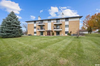 3 - 4725 Kynnelworth Drive, Condo with 2 bedrooms, 2 bathrooms and null parking in Bettendorf IA | Image 1