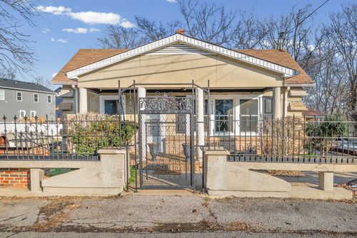 211 Saint John St, Clarksville, TN, 37040-3071 | Card Image
