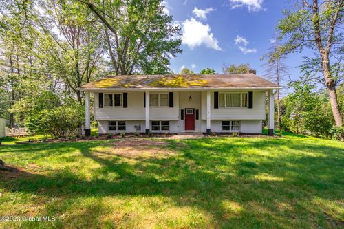 1 Laurie Ln, Saratoga Springs, NY, 12866-5720 | Card Image