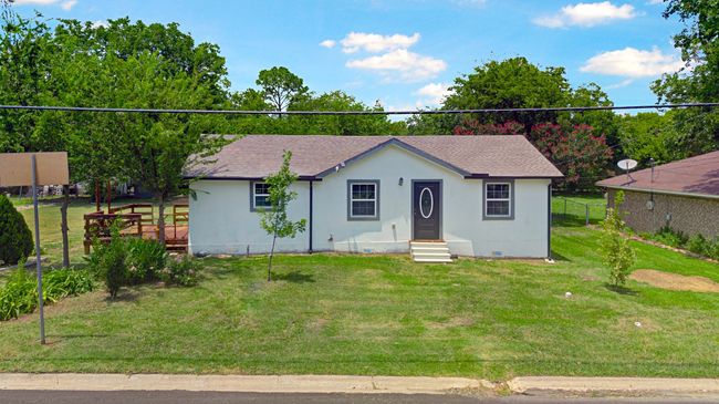 Front view of property | Image 26