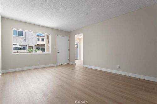 unit-h44-16710 Orange Ave, Paramount, CA, 90723-6864 | Card Image