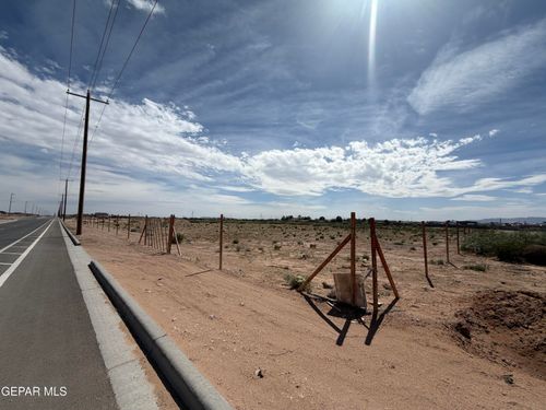 'PN-'2832 Mager, El Paso, TX, 79938 | Card Image