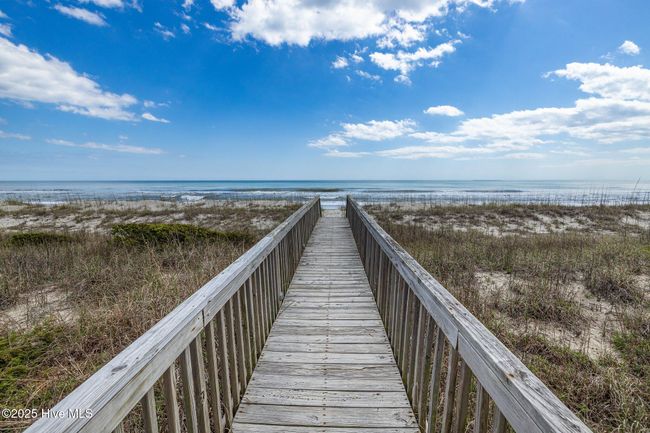 WEST - 2003 Ocean Dr, Townhouse with 4 bedrooms, 3 bathrooms and null parking in Emerald Isle NC | Image 31