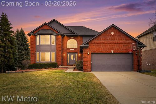 50996 Summit View Dr, Macomb, MI, 48042-1742 | Card Image