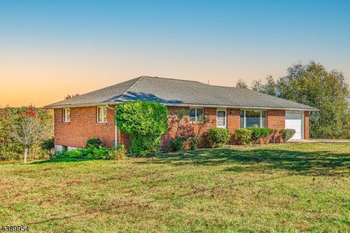 390 Montana Rd, Washington, NJ, 07882-3701 | Card Image