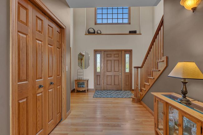 824 Main St W, House other with 4 bedrooms, 4 bathrooms and null parking in Saint Stephen MN | Image 17