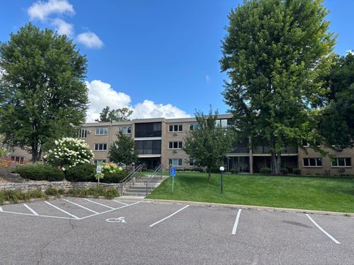 apt-204-4360 Brookside Ct, Edina, MN, 55436-1400 | Card Image