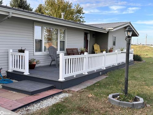 1083 Benton Ave, Wayland, IA, 52654-9546 | Card Image