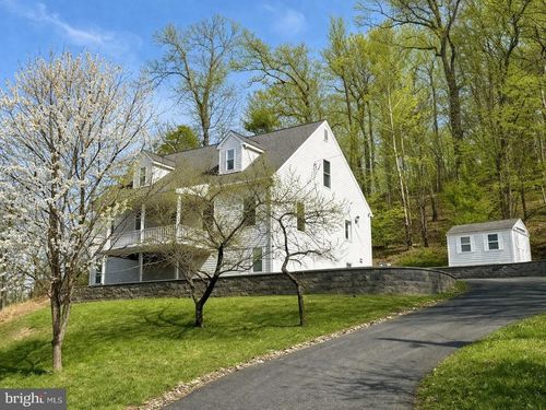 664 Brandy Rd, FRONT ROYAL, VA, 22630-9385 | Card Image