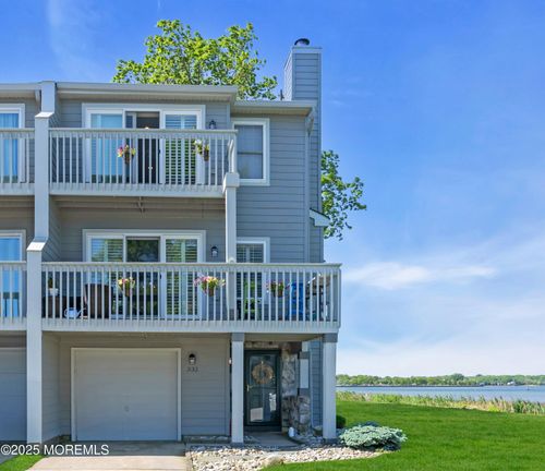 332 Seaview Cir, Neptune, NJ, 07753-5242 | Card Image