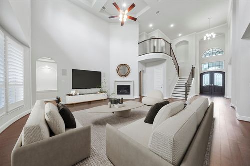 136 Thunder Valley Dr, Tomball, TX, 77375-1626 | Card Image