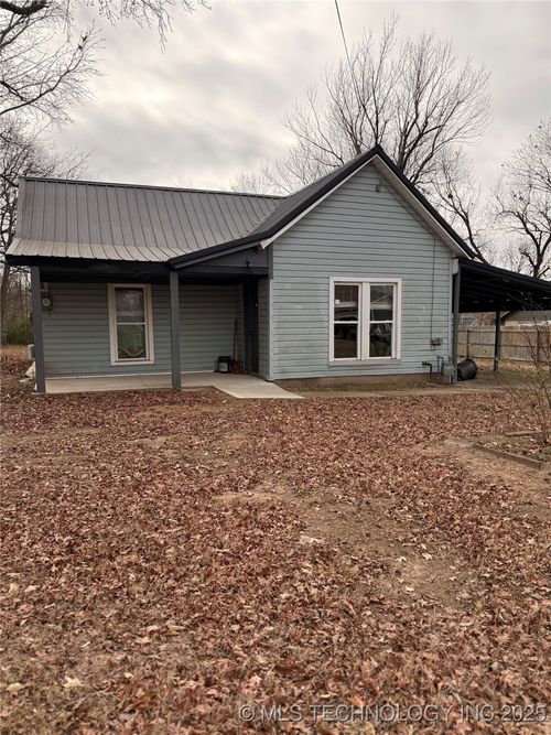 320 W Walnut St, Coweta, OK, 74429-2186 | Card Image