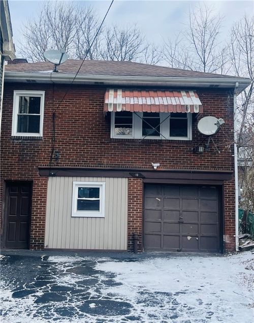 13 Earl St, Duquesne, PA, 15110-1735 | Card Image