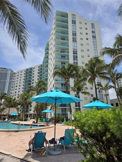 5C - 3901 S Ocean Dr, Condo with 1 bedrooms, 1 bathrooms and null parking in Hollywood FL | Image 1