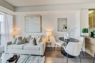 1005 - 225 Sackville St, Condo with 1 bedrooms, 2 bathrooms and 1 parking in Toronto ON | Image 2