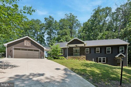 951 N Bailey Rd, THORNDALE, PA, 19372-1202 | Card Image