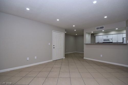1046-8101 W Flamingo Rd, Las Vegas, NV, 89147-7408 | Card Image