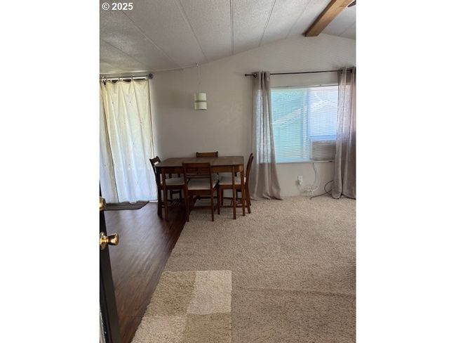 Living Room | Image 10