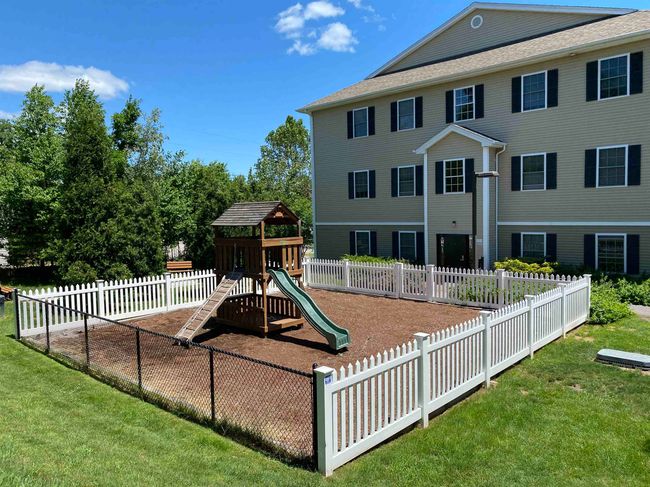 APT-105 - 10 Sentinel Ct, Condo with 2 bedrooms, 2 bathrooms and null parking in Manchester NH | Image 44