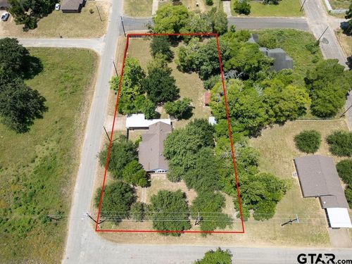 211 S Olive St, Grapeland, TX, 75844-3135 | Card Image