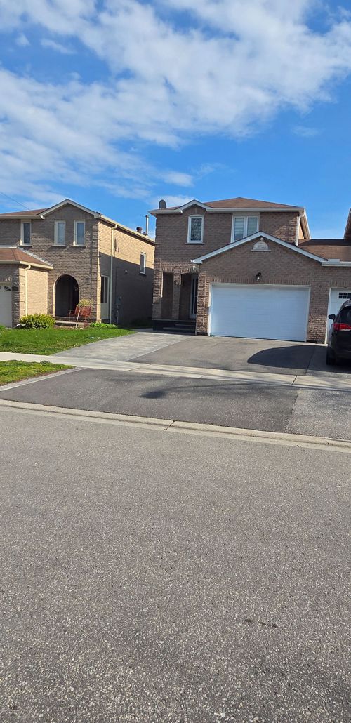 lower-88 Hewitt Cres, Ajax, ON, L1S7B4 | Card Image