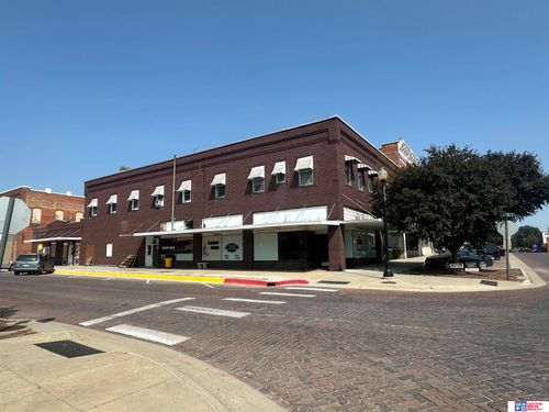 401 5th St, Fairbury, NE, 68352-2501 | Card Image