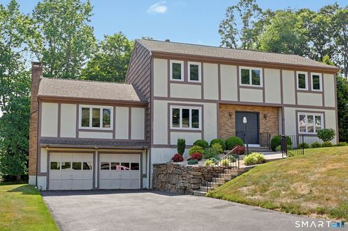 15 Wedgewood Rd, Trumbull, CT, 06611-1638 | Card Image