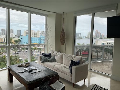 901a-18201 Collins Ave, Sunny Isles Beach, FL, 33160-5118 | Card Image