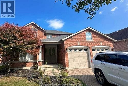 940 Greenpark Blvd, Windsor, ON, N8P1J1 | Card Image