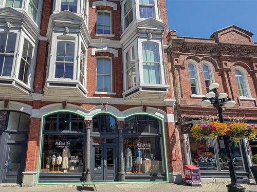 554 Yates St, Victoria, BC, V8W1K8 | Card Image
