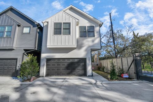 9018 Laverne Laurel Ln, Houston, TX, 77080-1143 | Card Image
