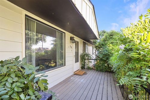 210 E 7th St, Waitsburg, WA, 99361-9782 | Card Image