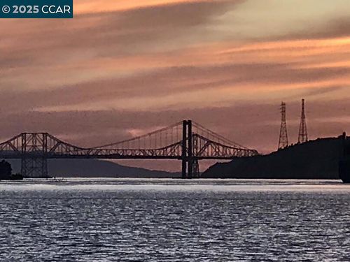 2 Winslow St, Crockett, CA, 94525 | Card Image