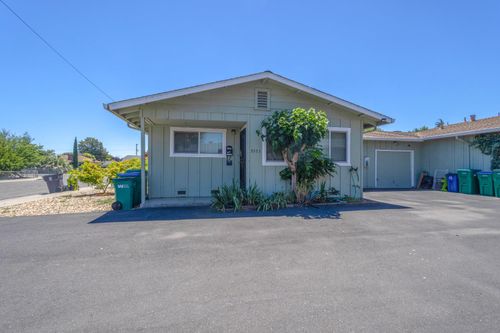 3551 De Ovan Ave, Stockton, CA, 95204-1313 | Card Image