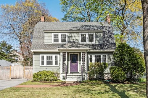 54 Pratt St, Reading, MA, 01867-3434 | Card Image