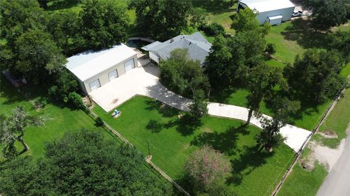 38320 Buckskin Rd, Wallis, TX, 77485-9440 | Card Image