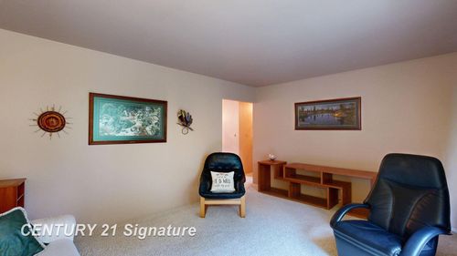 824 Gerald St, Flushing, MI, 48433-1740 | Card Image