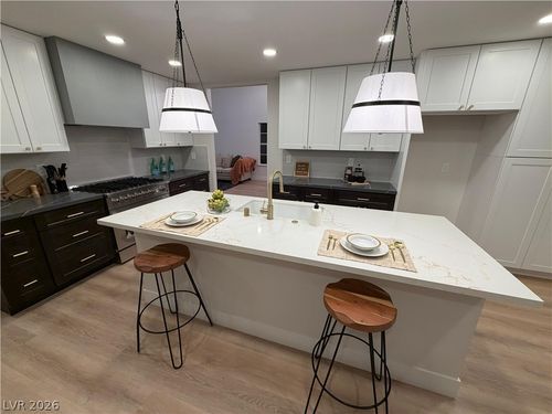 8 Richland Acres Ct, Henderson, NV, 89074-1511 | Card Image